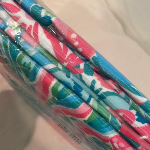 Lilly Pulitzer Lounge Towel Oversized Floral Pink Blue Beach Blanket Picnic NWT - Picture 7 of 8